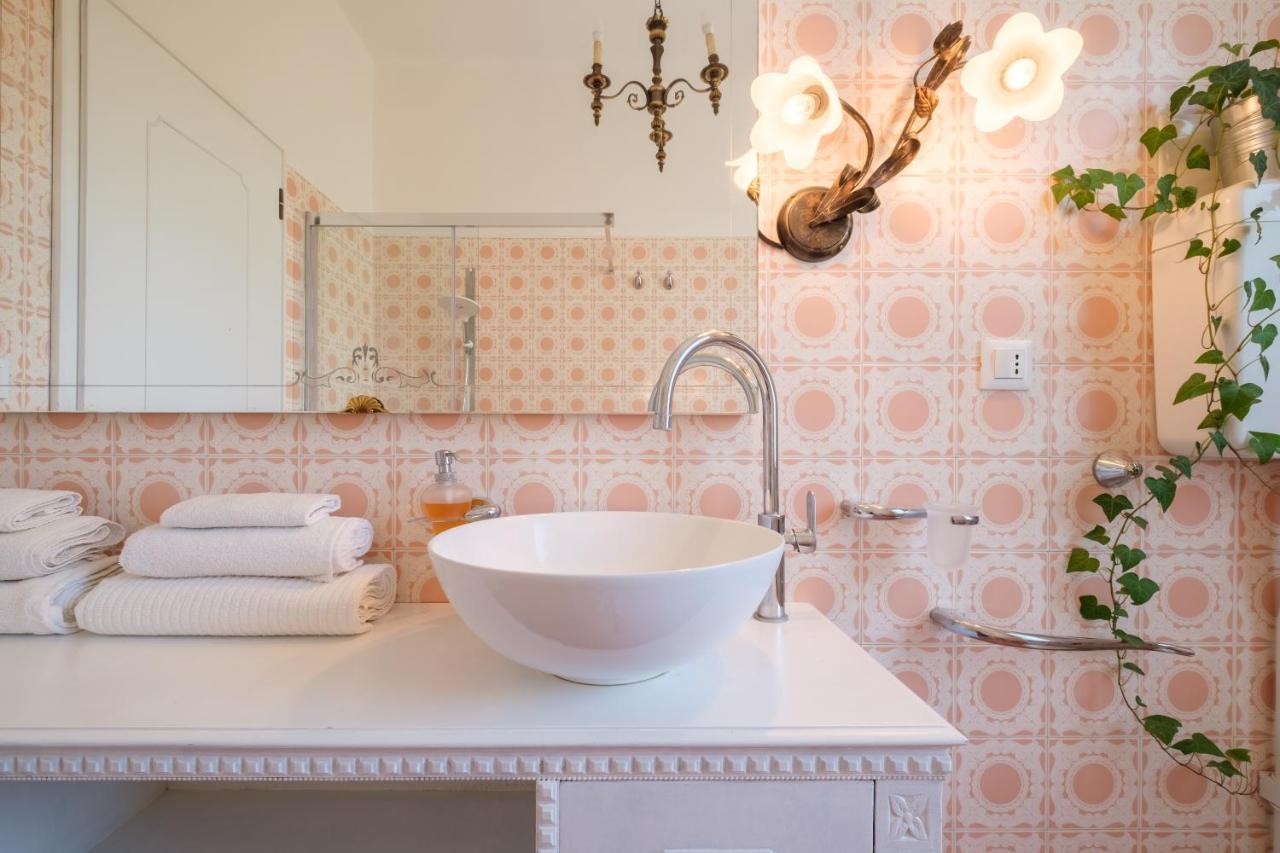 Fabula Rooms 3 Suites With Private Bathroom Bologna Eksteriør billede