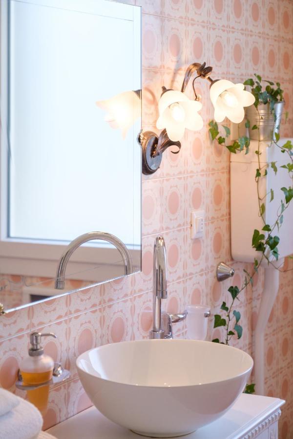 Fabula Rooms 3 Suites With Private Bathroom Bologna Eksteriør billede